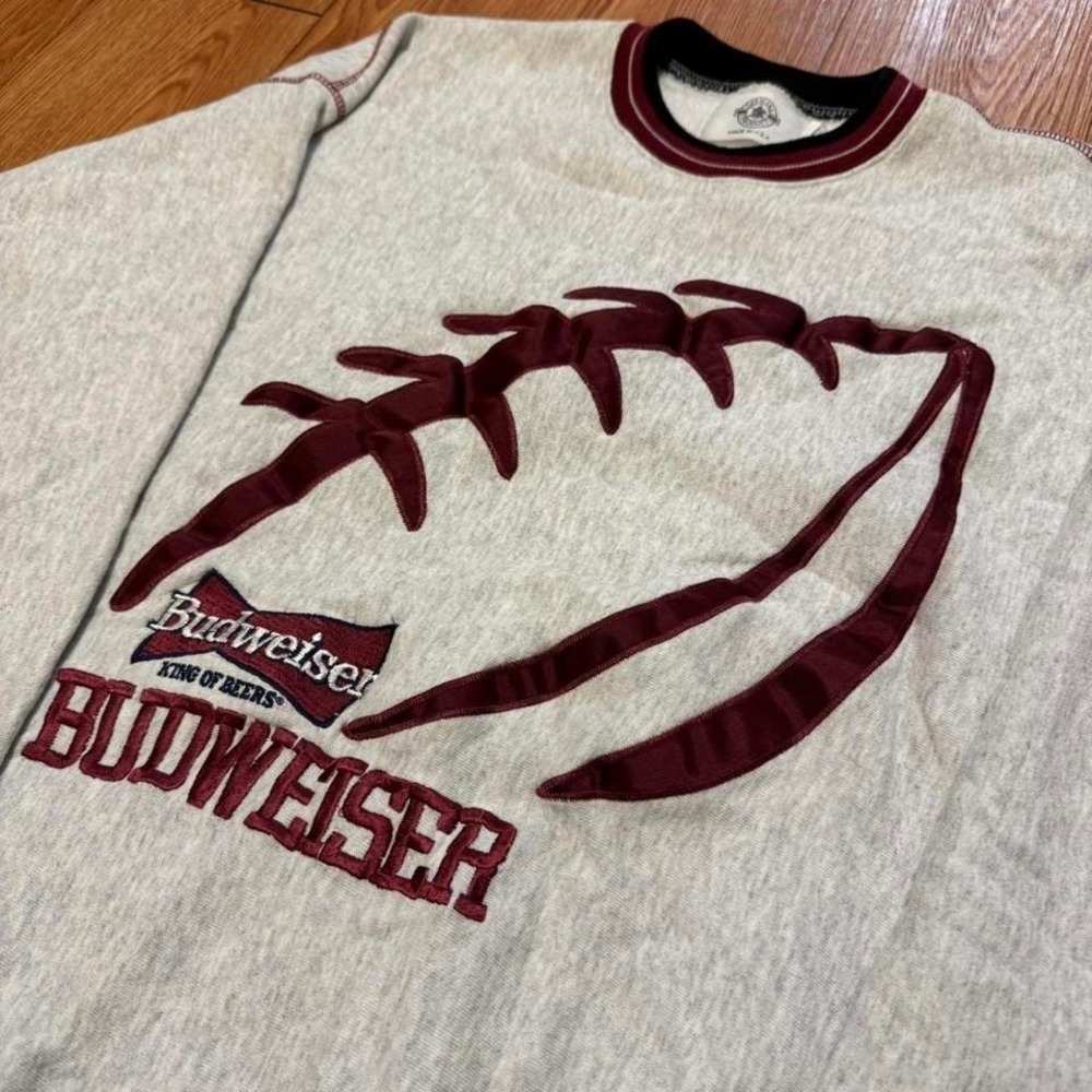 Budweiser‎ Men's Sweatshirt Vintage Embroidered Football 90s Size Large